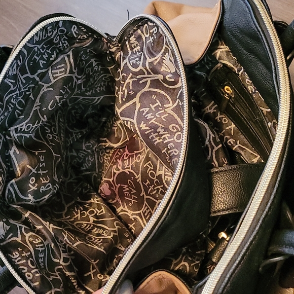 Betsy Johnson handbag with shoulder strap - Picture 4 of 8